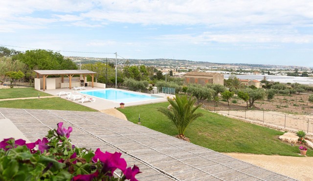 Sympathy, Emotion of Barone house, villa with pool, sea view, free wifi