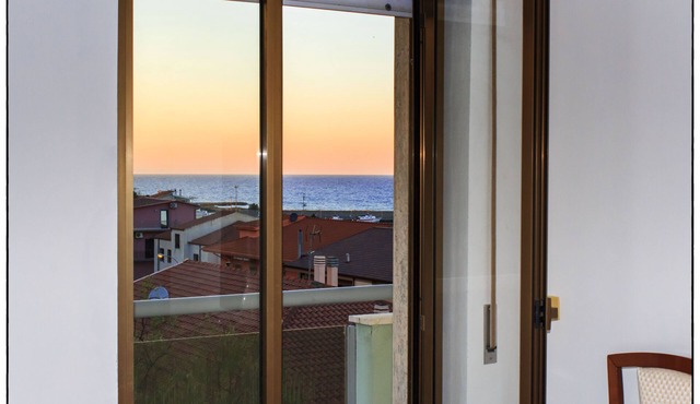 Talitha apartment just 100 meters from the sea!