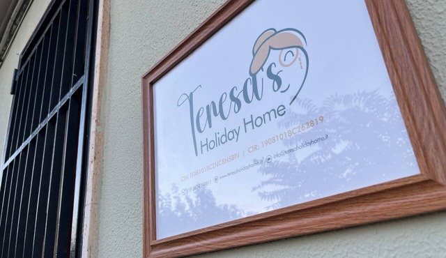 Teresa's Holiday Home | Your Gateway to Western Sicily with private parking