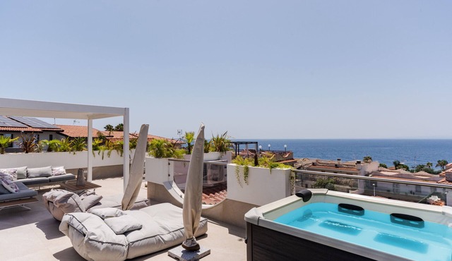Terrace & Jacuzzi - Tropicalia by Wonderful Italy
