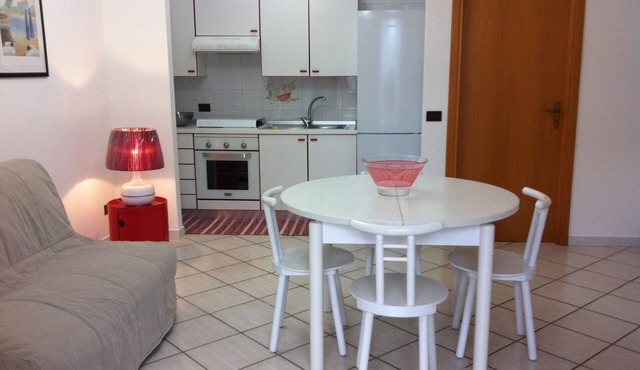 Terraced house in a quiet residence 200 meters from the sea, 4/5 places