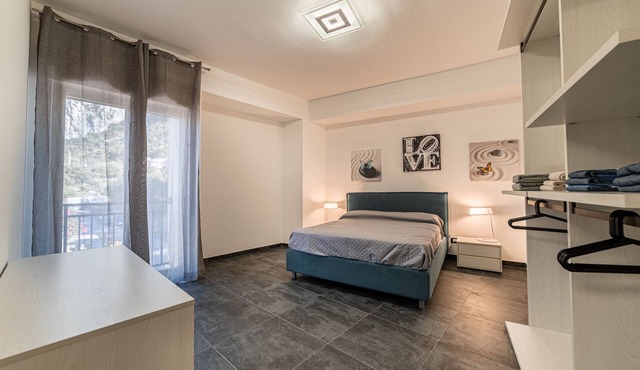 The abodes of the zodiac-Dimora del Toro APARTMENT 6/7 SLEEPS