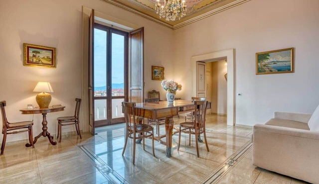 The Baronessa Apartment 19th-Century Villa near Pompeii & the Amalfi Coast