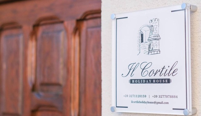 The courtyard holiday house