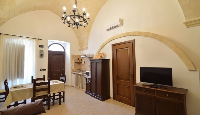 The Hall of Arms, Apartment for Holidays, Oria, Puglia, Italy