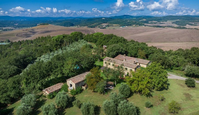The Real Tuscany great for families and friends. in Buonconvento