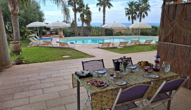 The Wave, Sampieri, 2 minutes from the sea, villa with pool.
