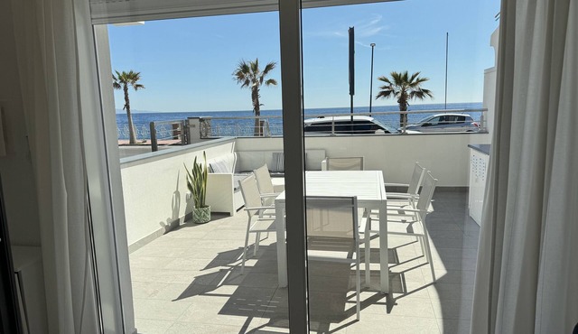 Thetis Apartments Sea View