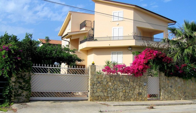 Timpi Russi Coastal Home