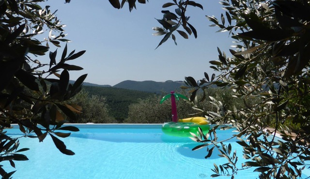 Todi - holiday home in hillside situation with pool, superb view to Valley Tiber