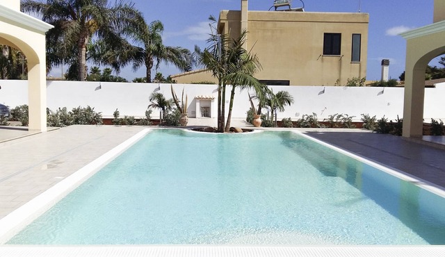 TORTUGA3 APARTMENT WITH SHARED POOL USABLE AT NIGHT