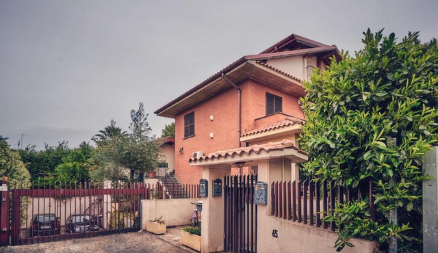 Travelershome Ciampino B&Bs