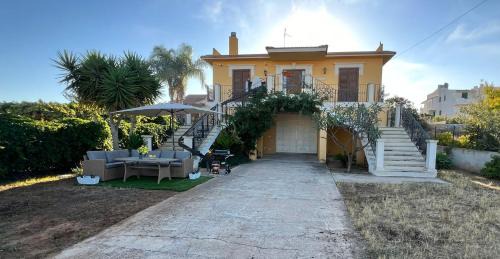 TRAVELLIVING - Sicilian Villa Carnemolla