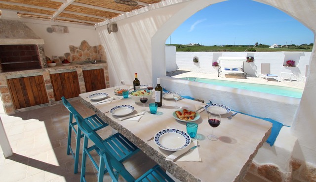 Trullo Il Grano, private pool, romantic and charming with AIRCON near to town