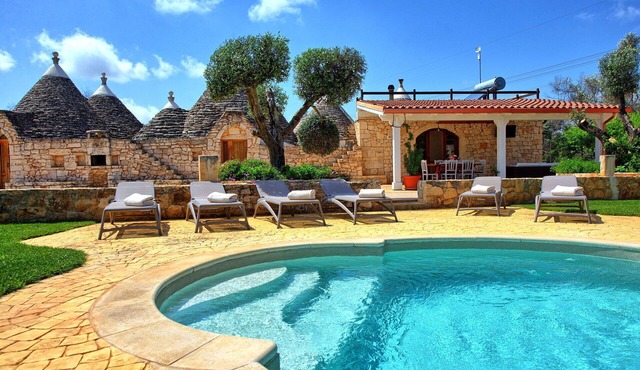 Trullo Santo Stefano - Vacation rental with swimming pool in San Michele Salentino, Puglia