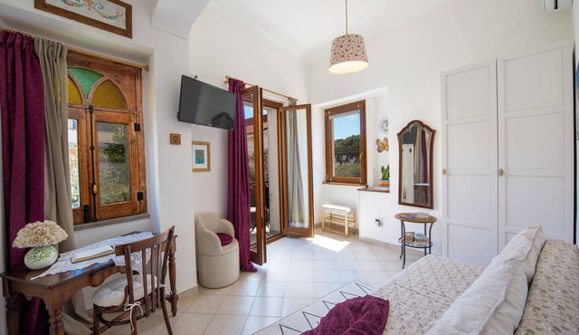 Tulip Suite apartment
