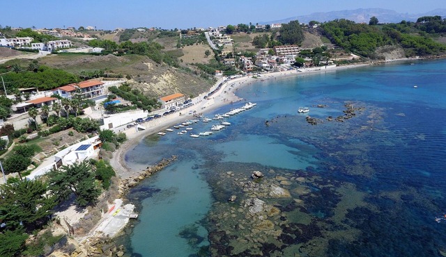 Two Room Apartment Near the Beach 1