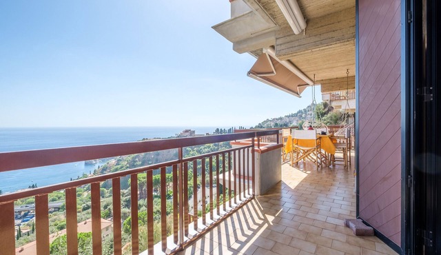 Vacation Home "Appartamento Con Vista Sul Mare" with Sea View & Private Terrace