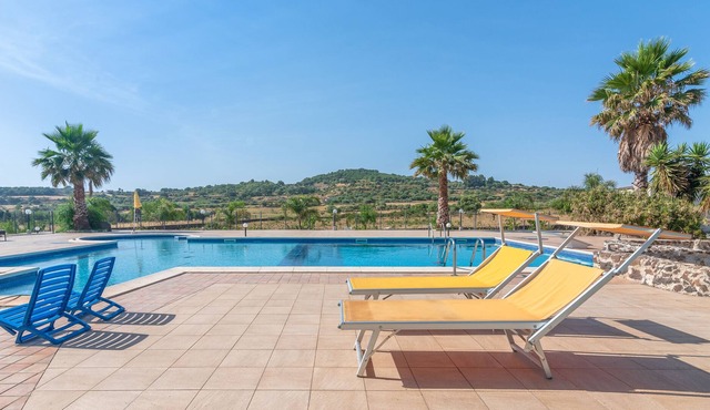 Vacation Home "Casa Mariaroberta" with Shared Pool, Whirlpool & Wi-Fi