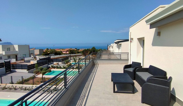 Villa Milicia - New Construction with Pool Near the Sea