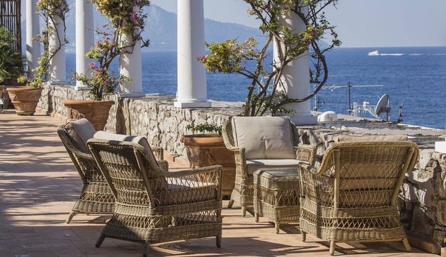 Villa Acquamarina with Private Pool, Sea View, Direct Sea Access and Parking