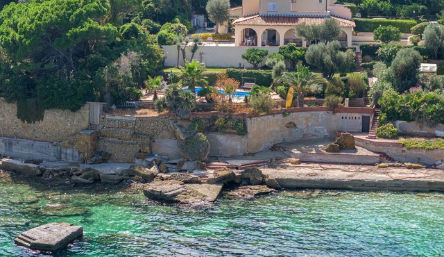 Villa Acquamarina with pool on the sea
