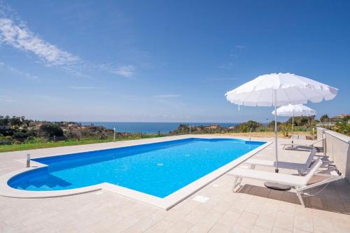 Villa Adele - Family Apartments with panoramic pool