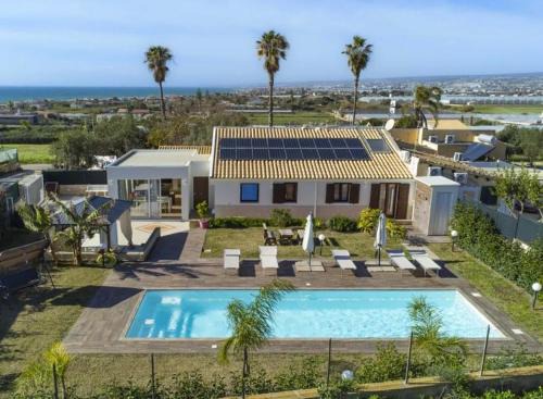 Villa Alicudi - Luxury Seaside con Piscina