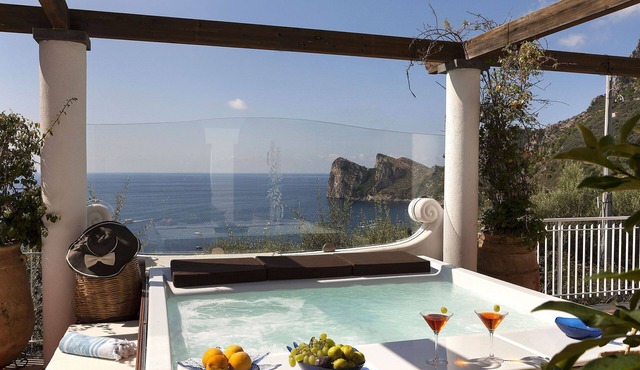 Villa Avion with Jacuzzi hot tub - My Rental Homes