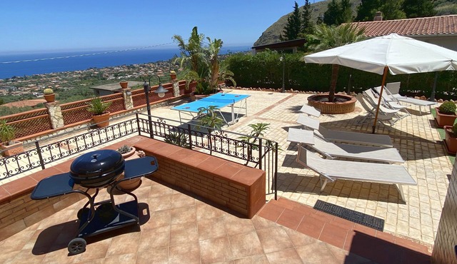 Villa Belvedere di Altavilla with Pool and Near The Sea