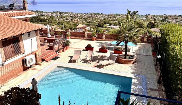 Villa Belvedere di Altavilla with Pool and Near The Sea