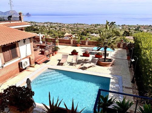 Villa Belvedere di Altavilla with Pool and Near The Sea