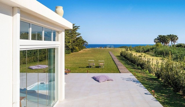 Villa Caruso – sea front villa