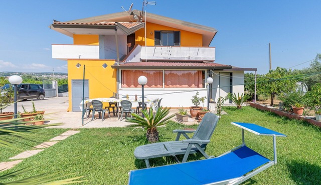 Villa Caterina with Mountain View, Wi-Fi and Air Conditioning