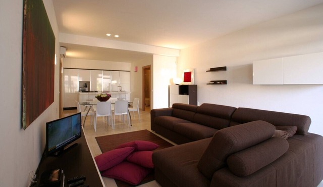 VILLA DELFINI 9 PEOPLE, via Calamancina n.70
