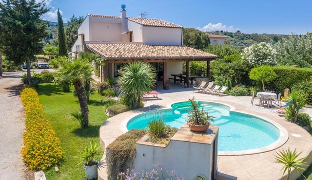 Villa Deluxe