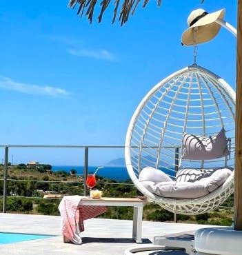 Villa Demirà - Boutique Rooms & Panoramic Pool