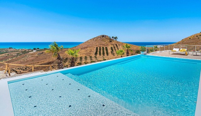 Villa Domizia - Eraclea Minoa ,Sicily