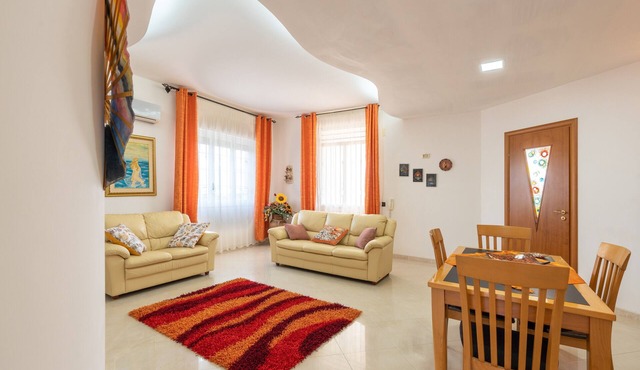 Villa 'Elisir Del Golfo' with sea view, shared garden and Wi-Fi