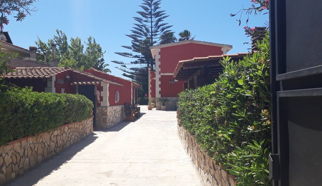 VILLA FRONT SEA