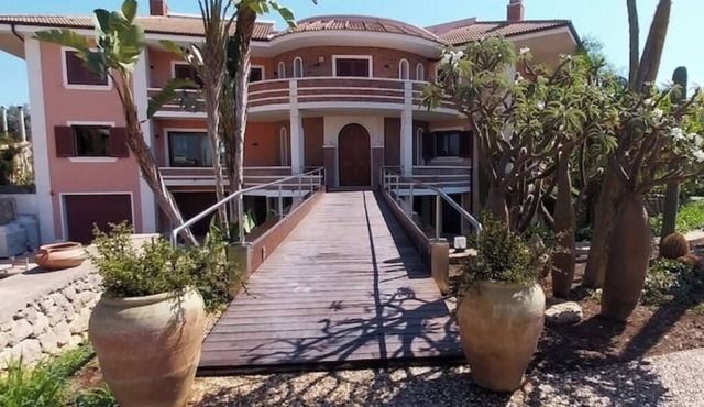 Villa Giulia - Heart of Palm