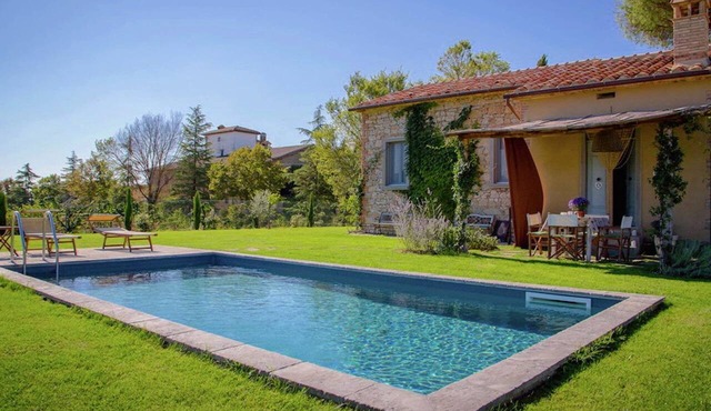 Villa in Cortona with Private Pool and Views