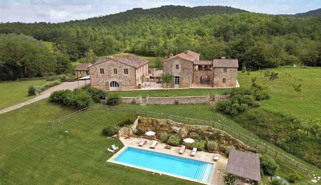 Villa in Frosini with 6 bedrooms sleeps 12