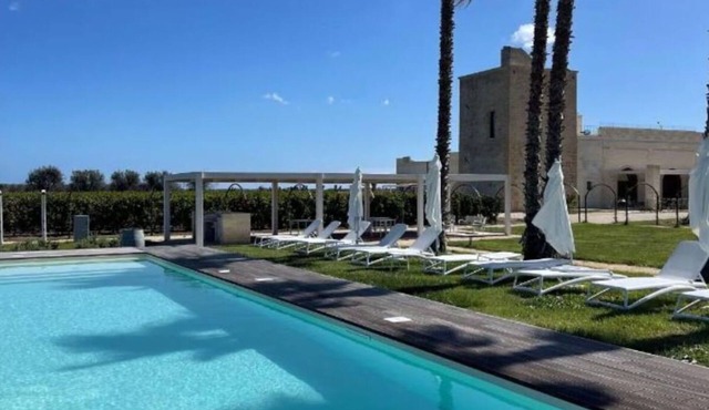 Villa in San Pietro Vernotico with 6 bedrooms sleeps 14