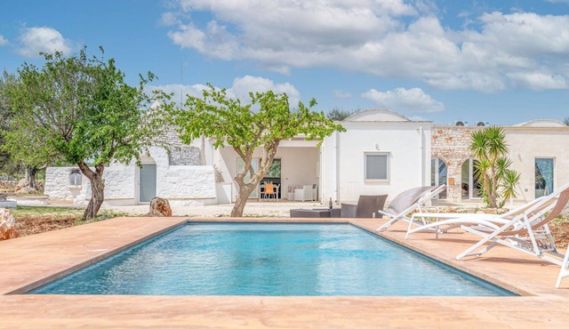 Villa in Latiano with 4 bedrooms sleeps 8
