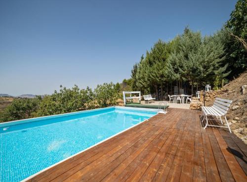 Villa in Nissoria with Private Pool