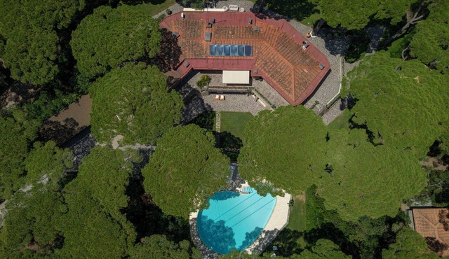 Villa in Roccamare with 7 bedrooms sleeps 14