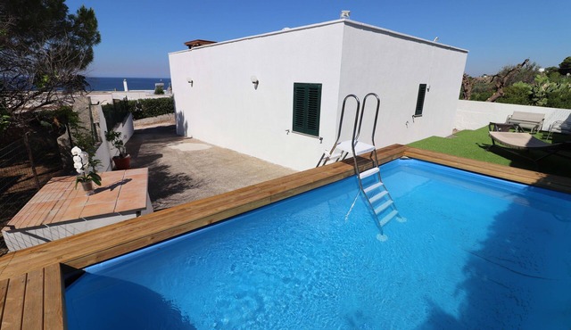Villa Indipendente con Piscina Privata a 50 mt dal Mare