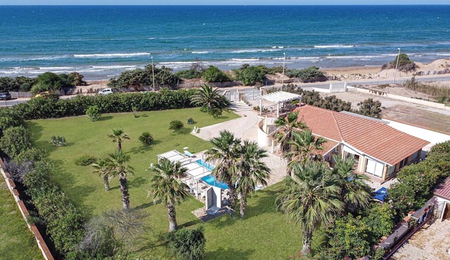 Villa Clara Ispica by Villa Plus
