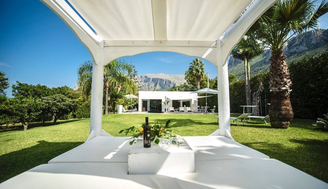 Villa King of Coins